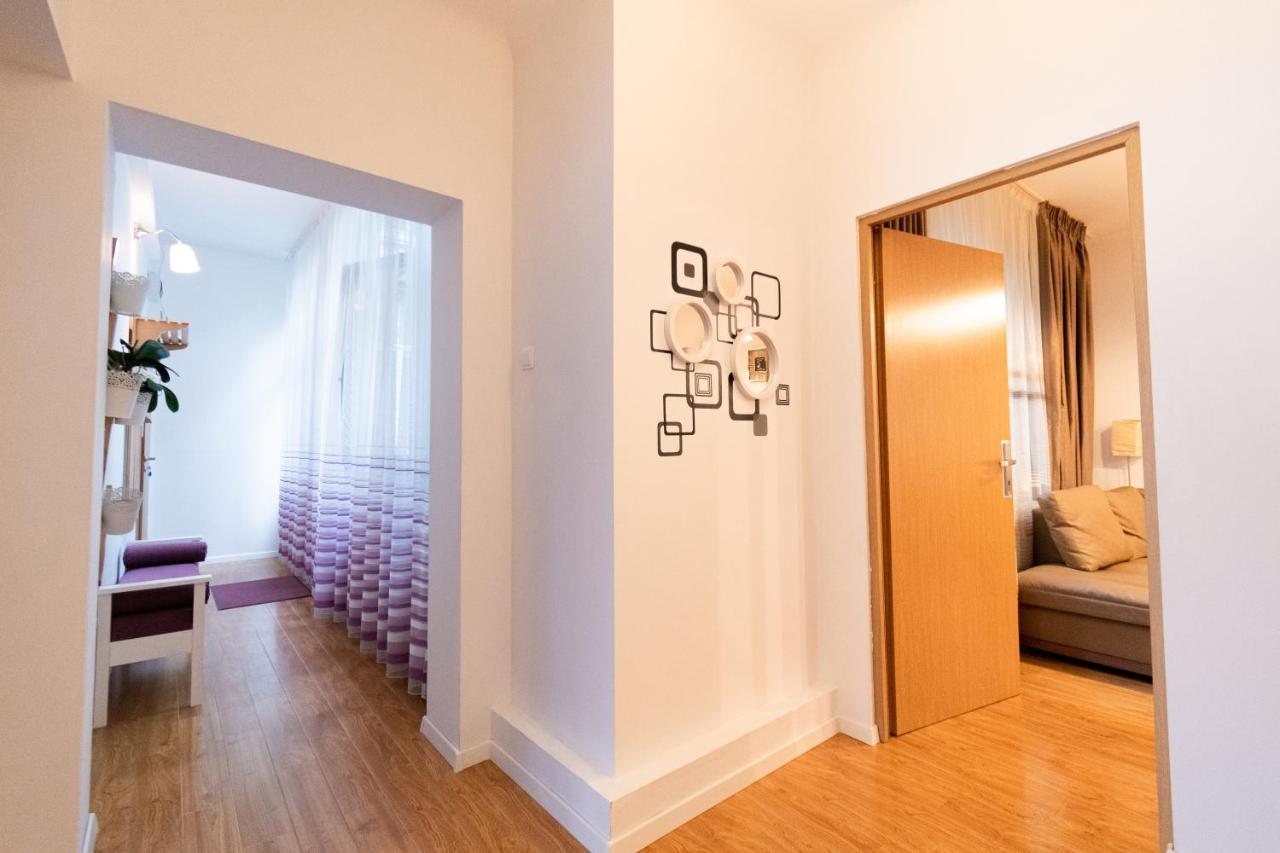 Ardor Apt - Bright And Secluded Apartment In The Heart Of Old Town Brasov Exterior photo