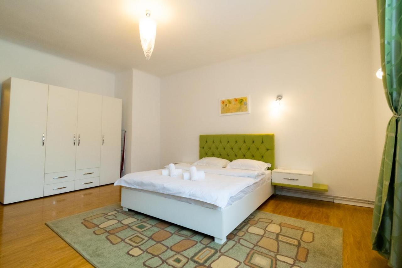 Ardor Apt - Bright And Secluded Apartment In The Heart Of Old Town Brasov Exterior photo